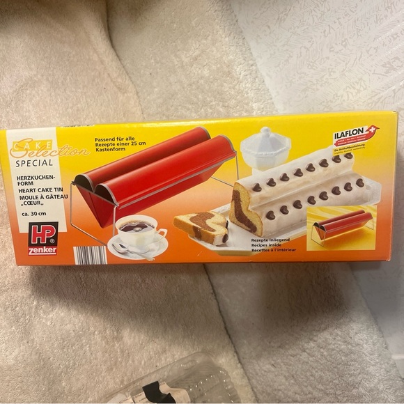 ZENKER SPECIAL HEART SHAPED NON STICK ILAFLON BAKING TIN NIB Missing Instr - Picture 1 of 9